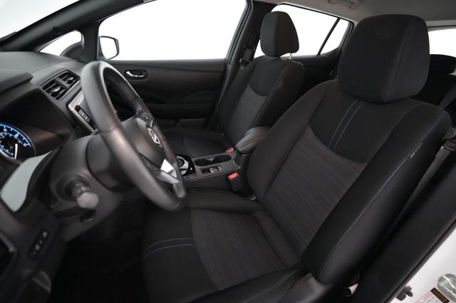 2025 Nissan LEAF — photo 3 of 22