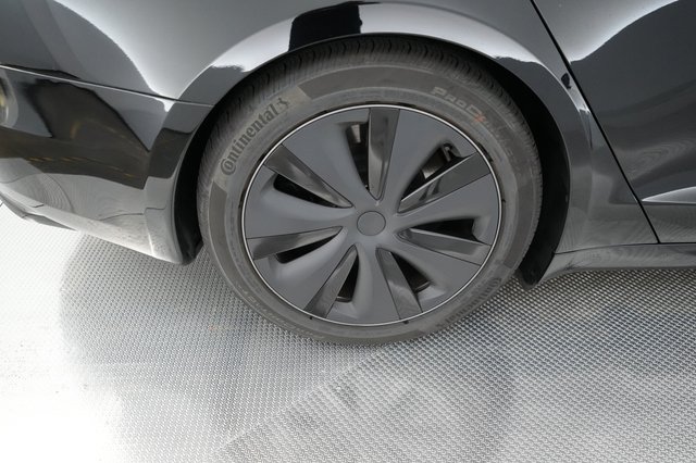 2023 Tesla Model S — photo 15 of 21