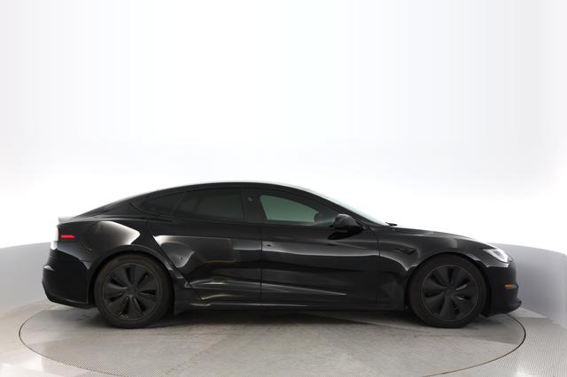 2023 Tesla Model S — photo 10 of 21