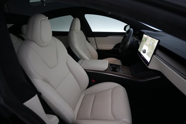2023 Tesla Model S — photo 16 of 21