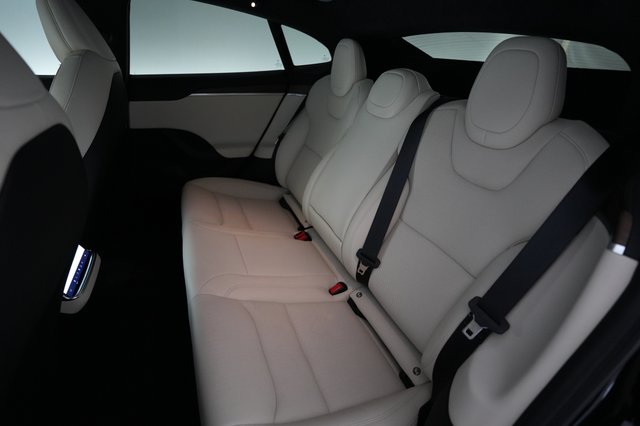 2023 Tesla Model S — photo 17 of 21