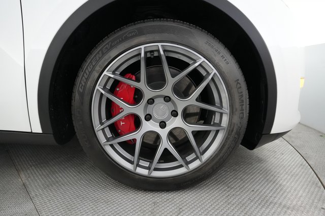 2023 Tesla Model Y — photo 16 of 21