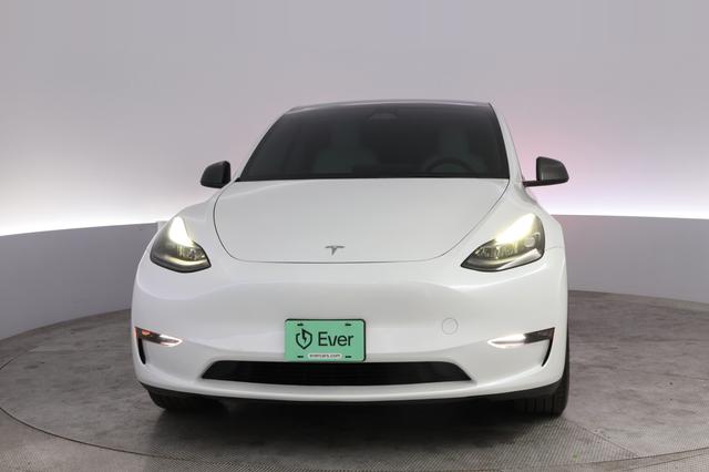 2023 Tesla Model Y — photo 9 of 21