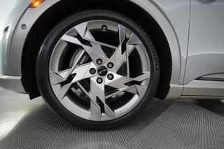 2023 Genesis GV60 — photo 7 of 26