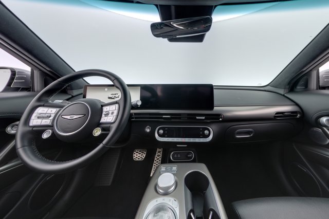 2023 Genesis GV60 — photo 21 of 26