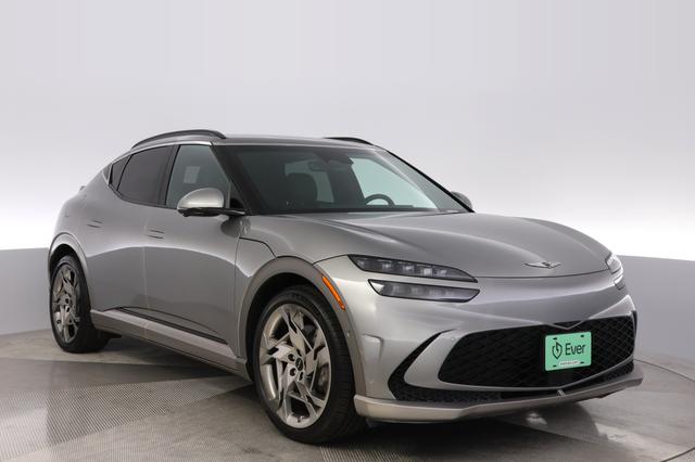 2023 Genesis GV60 — photo 10 of 26