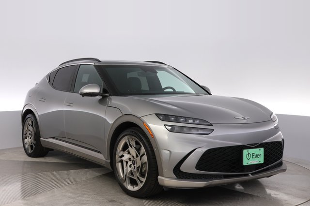 2023 Genesis GV60 — photo 10 of 26