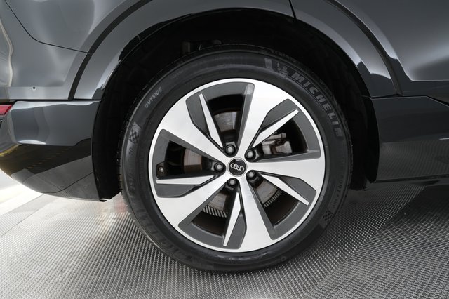 2024 Audi Q8 e-tron — photo 7 of 26