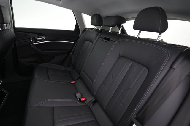 2024 Audi Q8 e-tron — photo 19 of 26