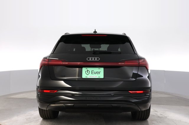 2024 Audi Q8 e-tron — photo 12 of 26