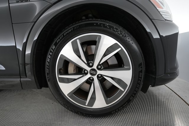 2024 Audi Q8 e-tron — photo 15 of 26