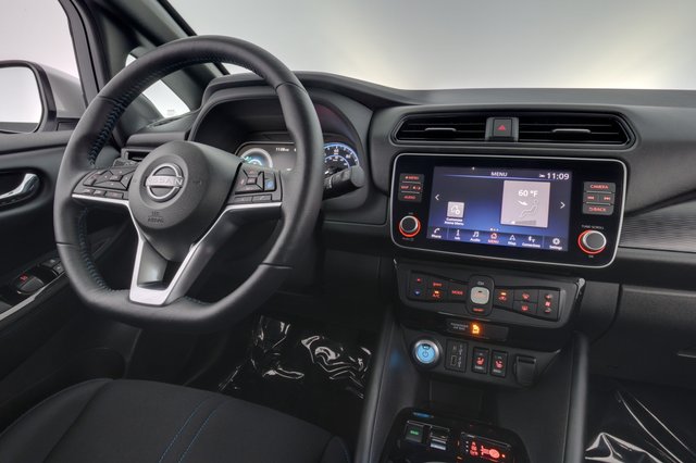 2024 Nissan LEAF — photo 20 of 25