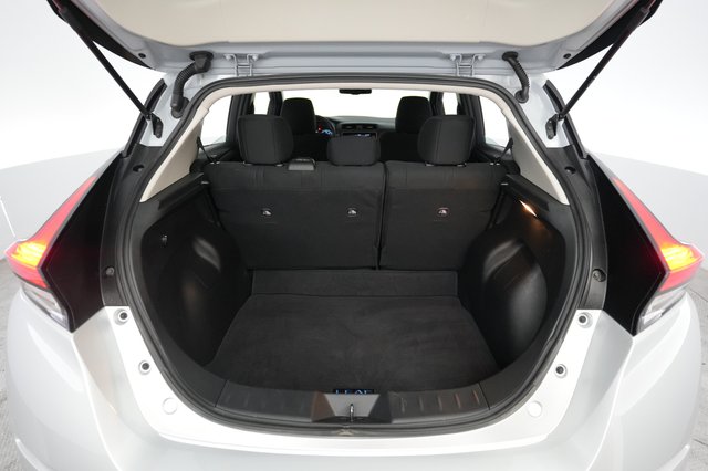 2024 Nissan LEAF — photo 6 of 25
