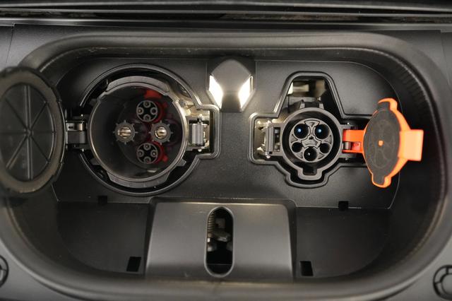 2024 Nissan LEAF — photo 8 of 25