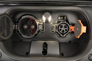 2024 Nissan LEAF — photo 8 of 25