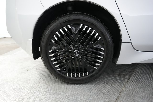 2024 Nissan LEAF — photo 17 of 25
