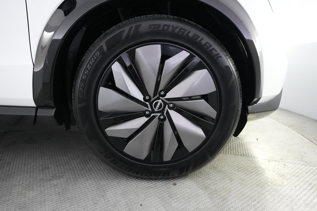 2024 Nissan Ariya — photo 16 of 22