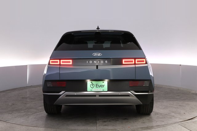 2024 Hyundai IONIQ 5 — photo 12 of 24