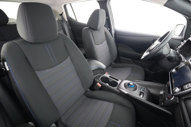 2025 Nissan LEAF