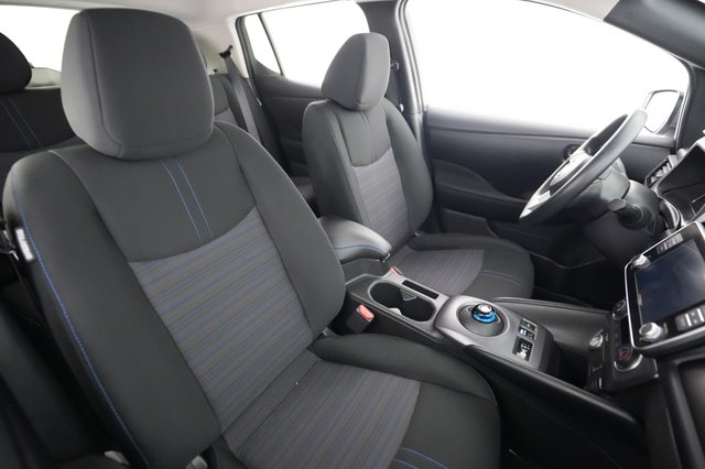 2025 Nissan LEAF — photo 18 of 22