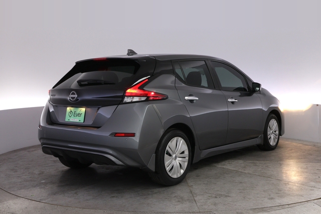 2025 Nissan LEAF