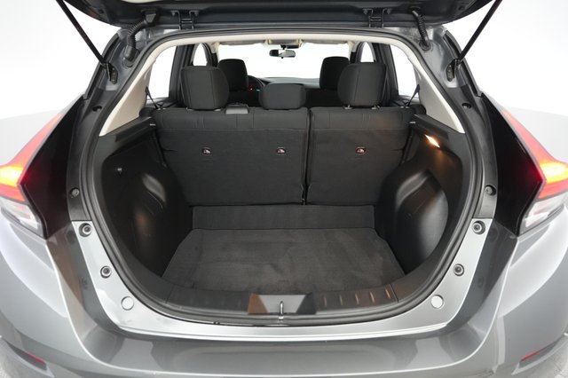2025 Nissan LEAF — photo 6 of 22