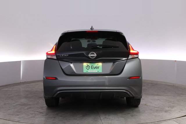 2025 Nissan LEAF — photo 12 of 22
