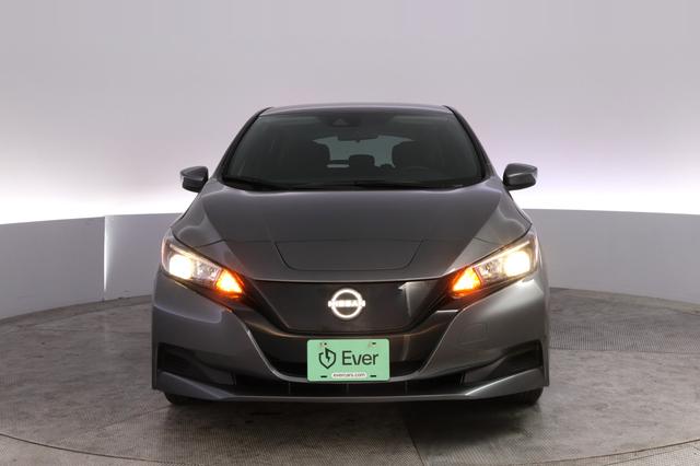 2025 Nissan LEAF — photo 9 of 22