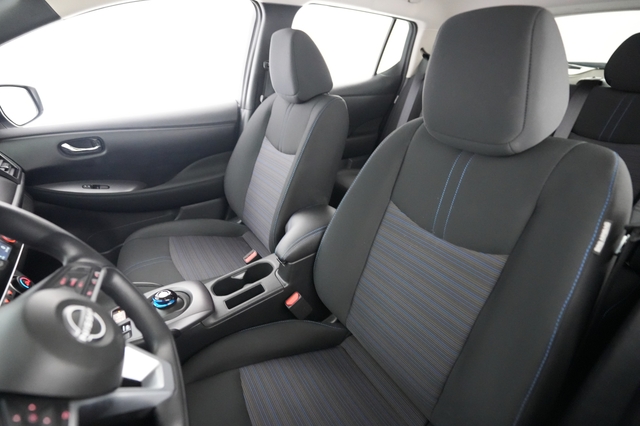 2025 Nissan LEAF