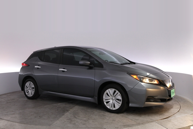 2025 Nissan LEAF