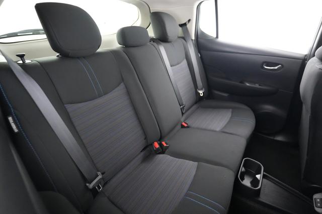 2025 Nissan LEAF — photo 4 of 22
