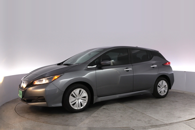2025 Nissan LEAF