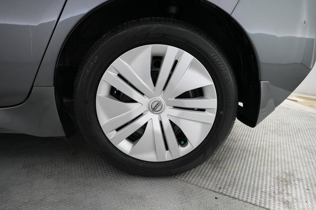 2025 Nissan LEAF — photo 7 of 22