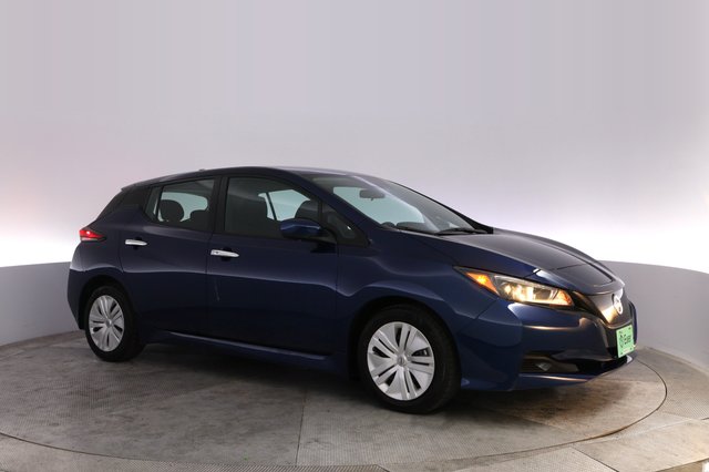 2025 Nissan LEAF — photo 11 of 25