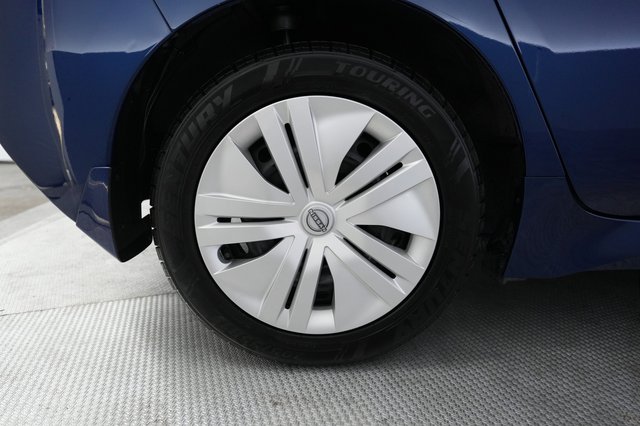 2025 Nissan LEAF — photo 17 of 25