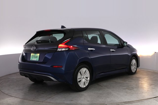 2025 Nissan LEAF — photo 2 of 25