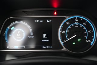2025 Nissan LEAF — photo 5 of 25