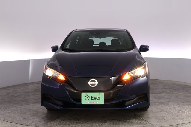 2025 Nissan LEAF — photo 9 of 25