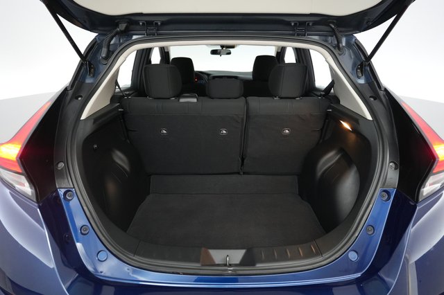 2025 Nissan LEAF — photo 6 of 25