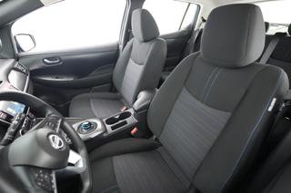 2025 Nissan LEAF — photo 3 of 25