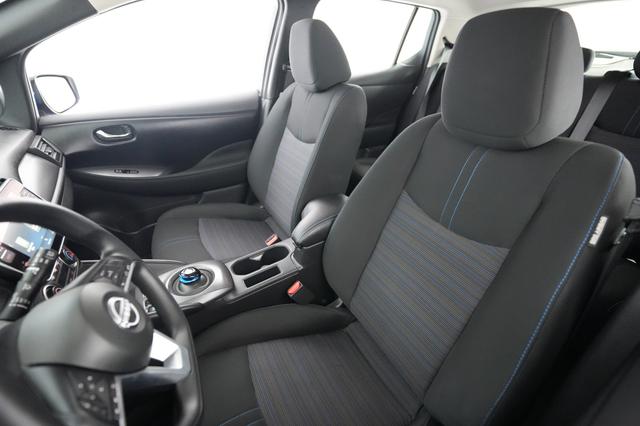 2025 Nissan LEAF — photo 3 of 25