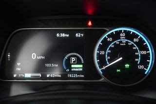 2025 Nissan LEAF — photo 5 of 23