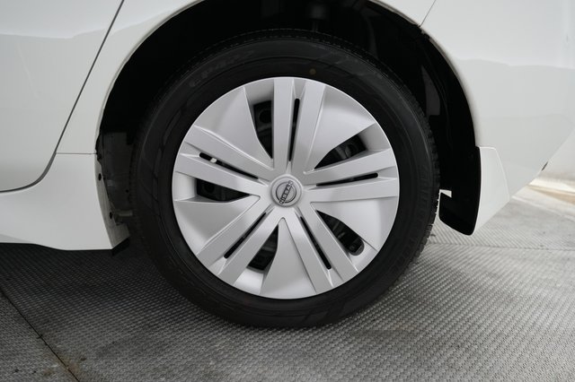 2025 Nissan LEAF — photo 7 of 23