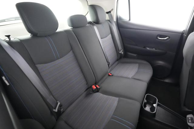 2025 Nissan LEAF — photo 4 of 23