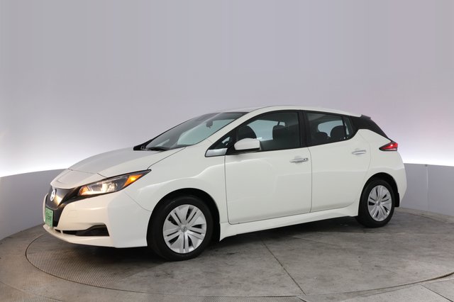 2025 Nissan LEAF — photo 14 of 23