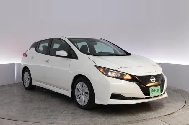 2025 Nissan LEAF — photo 10 of 23