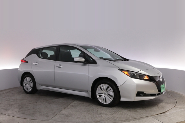 2025 Nissan LEAF