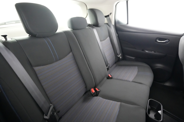2025 Nissan LEAF