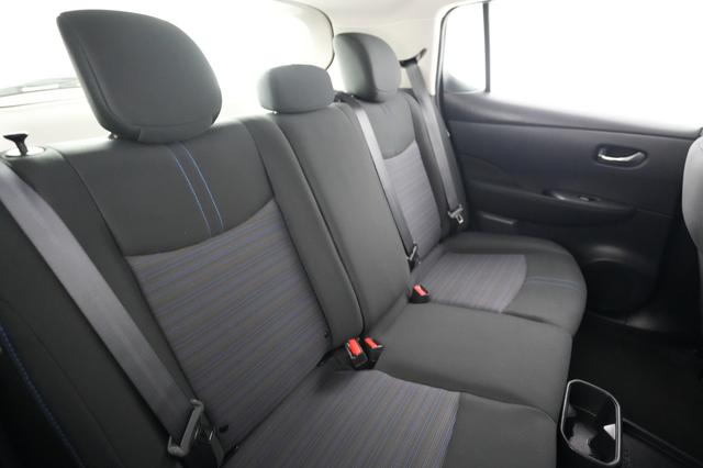 2025 Nissan LEAF — photo 4 of 24