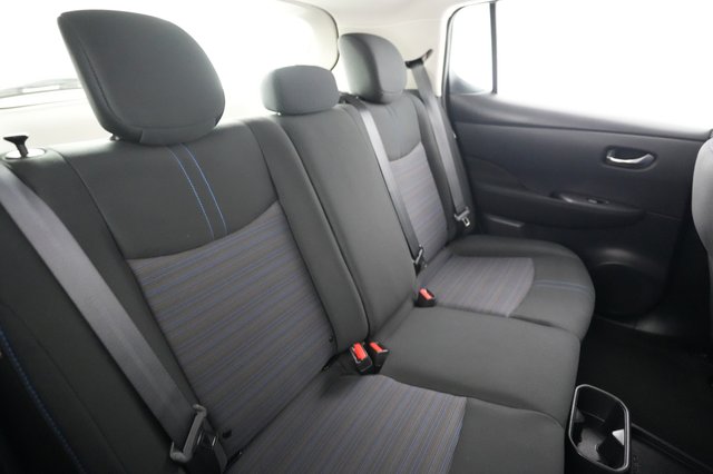 2025 Nissan LEAF — photo 4 of 24